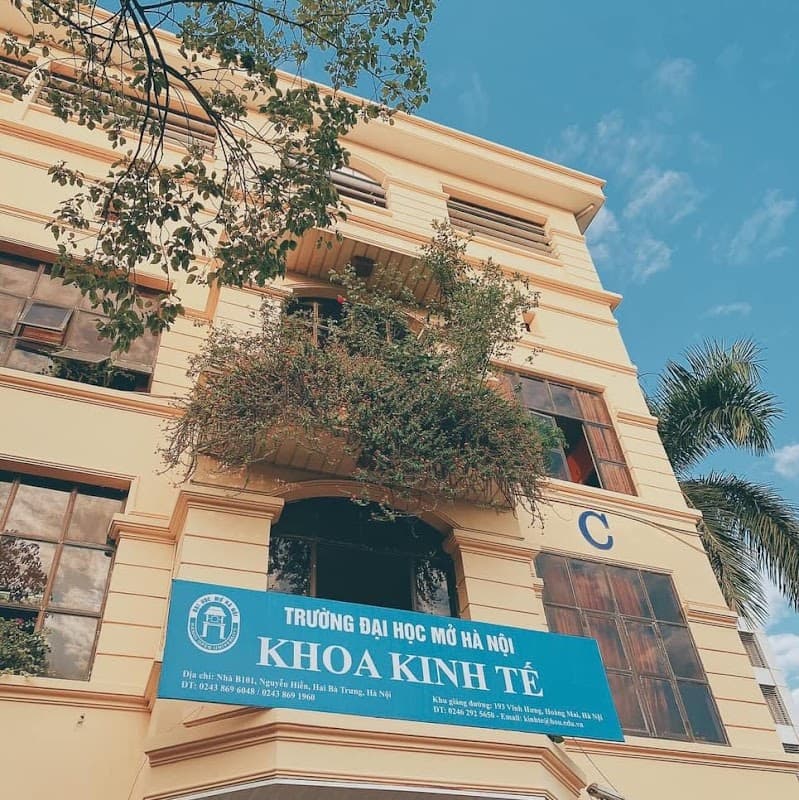 Khuôn viên Khoa Kinh tế - Trường Đại học Mở Hà Nội